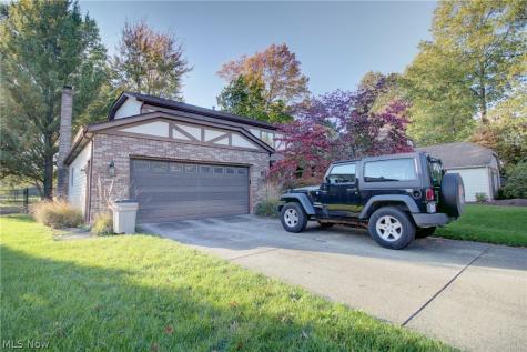 7170 Windwood Way Olmsted Twp OH 44138