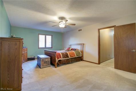 7170 Windwood Way Olmsted Twp OH 44138