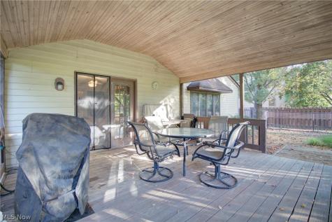 7170 Windwood Way Olmsted Twp OH 44138