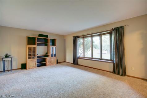 7170 Windwood Way Olmsted Twp OH 44138