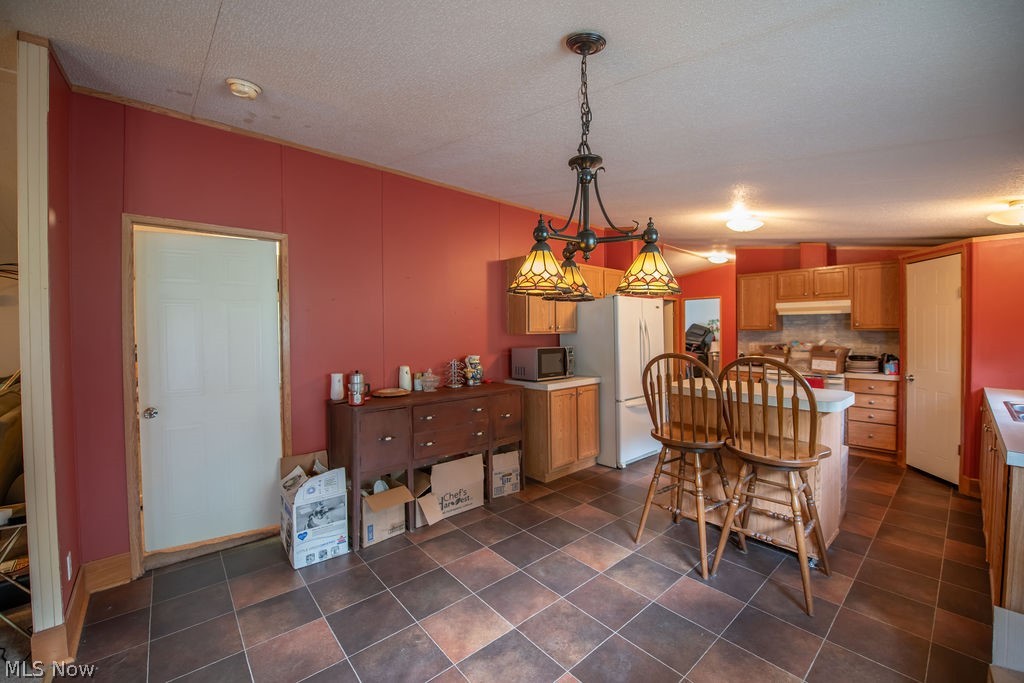 9805 Crooked Creek Road SE Uhrichsville OH 44683