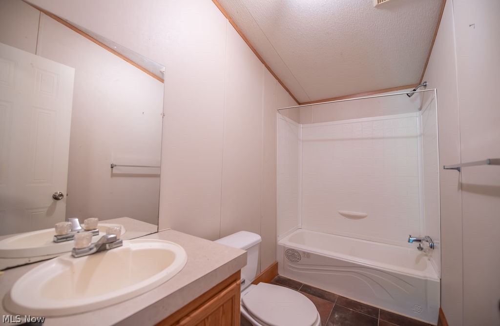 9805 Crooked Creek Road SE Uhrichsville OH 44683