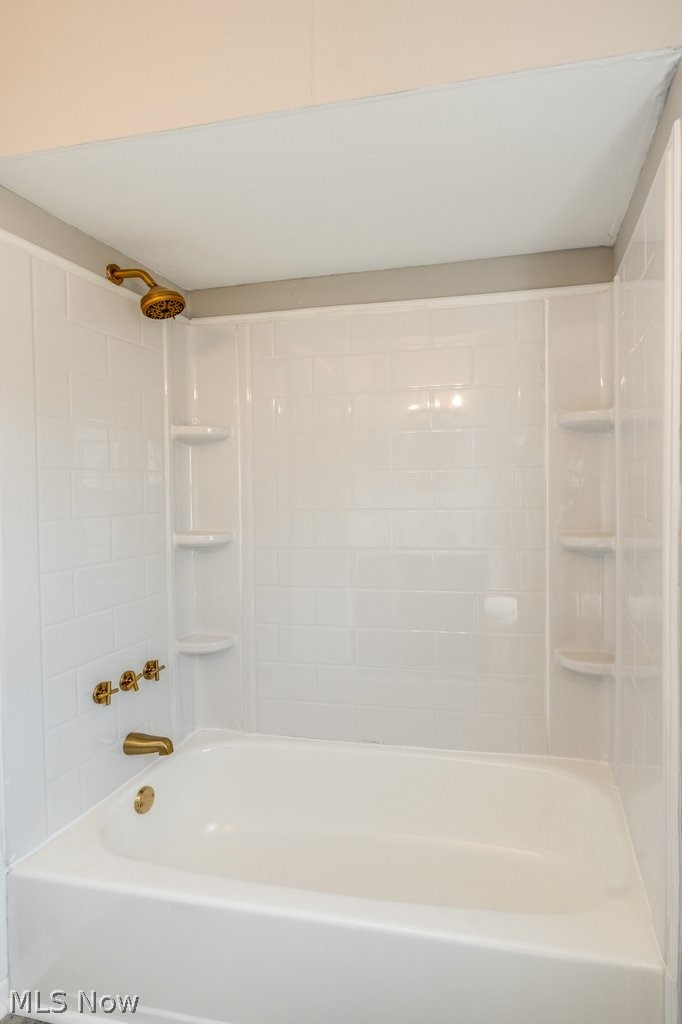 16812 Talford Avenue Cleveland OH 44128
