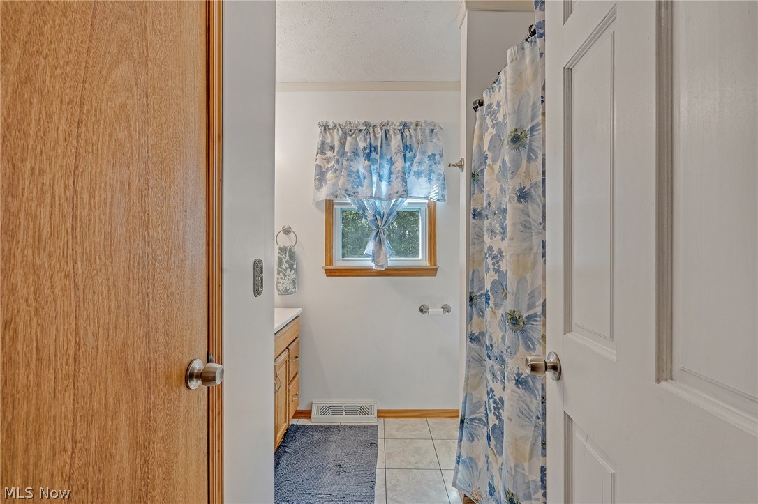 2760 Vollmer Drive Youngstown OH 44511