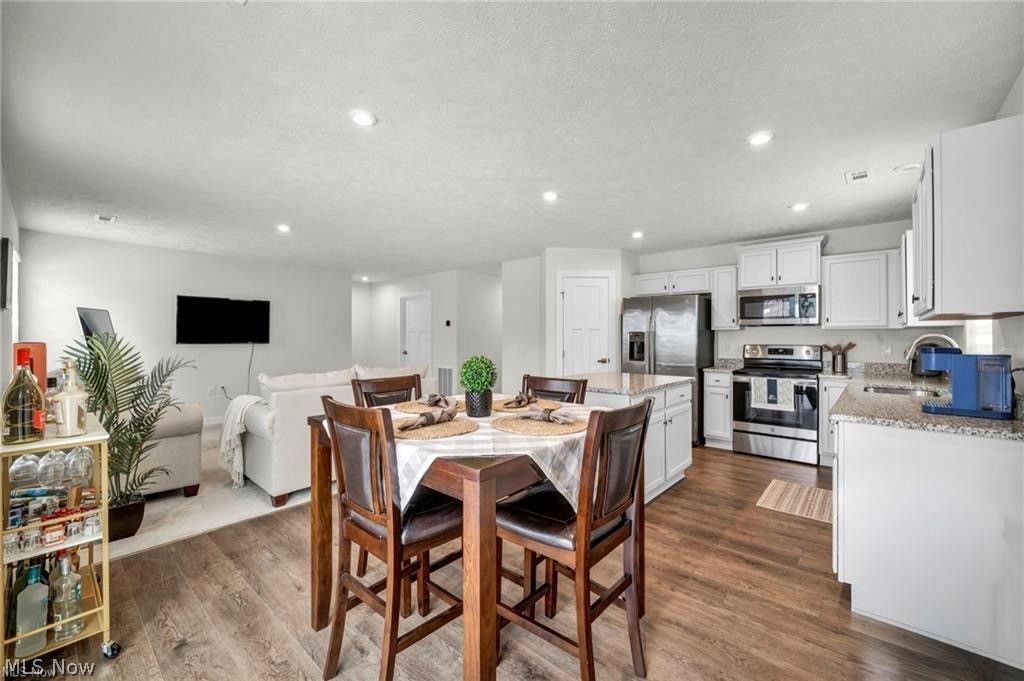 141 W Spring Drive Elyria OH 44035