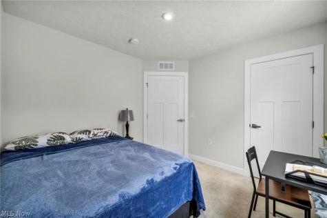 141 W Spring Drive Elyria OH 44035