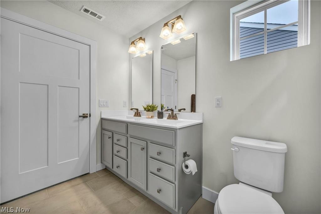 141 W Spring Drive Elyria OH 44035