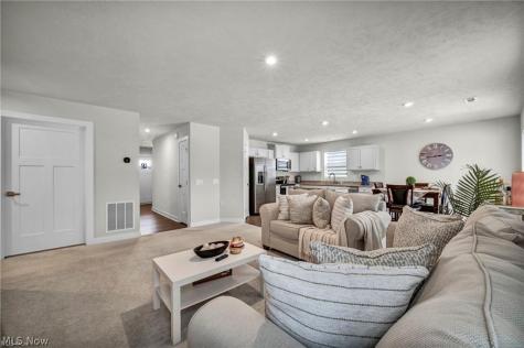 141 W Spring Drive Elyria OH 44035