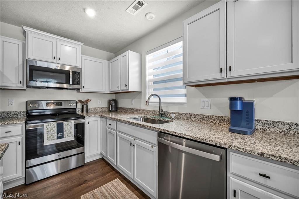 141 W Spring Drive Elyria OH 44035