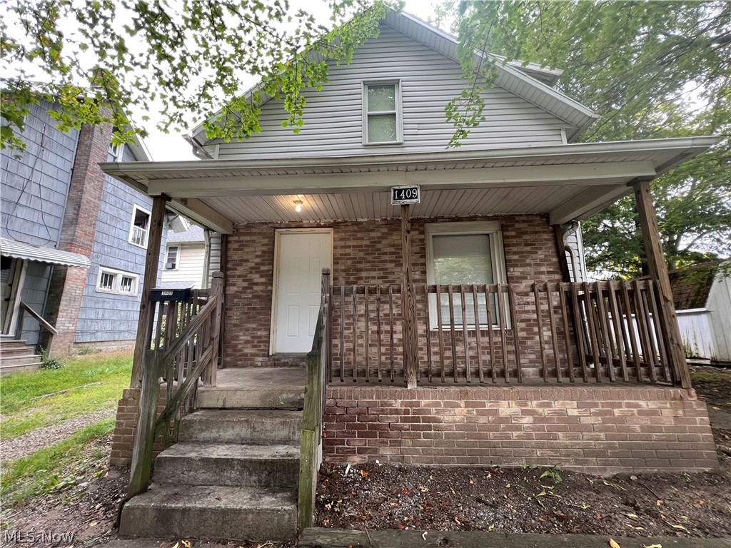1409 Curtis Street Akron OH 44301