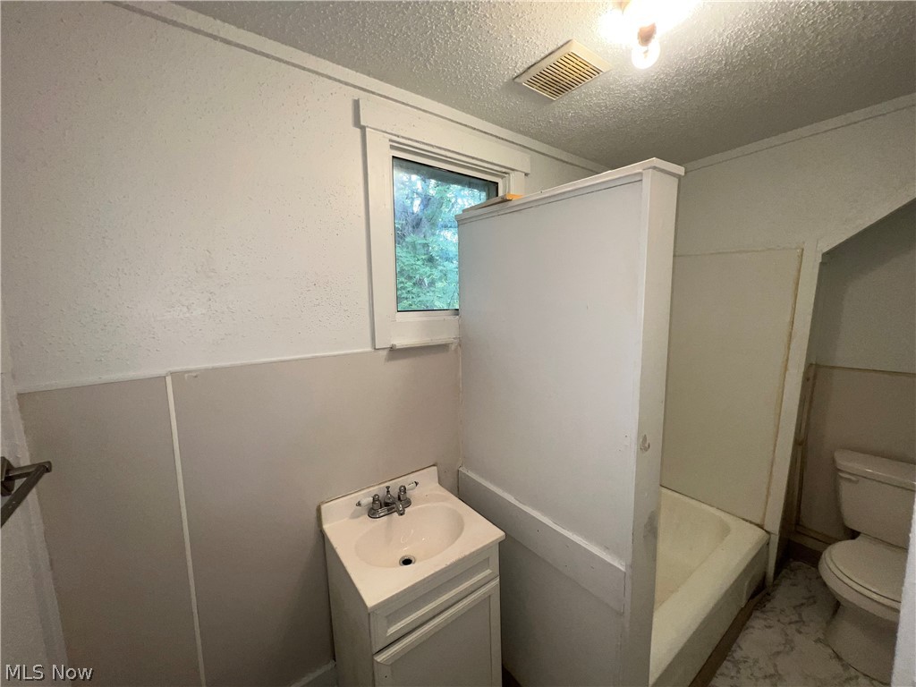 1409 Curtis Street Akron OH 44301