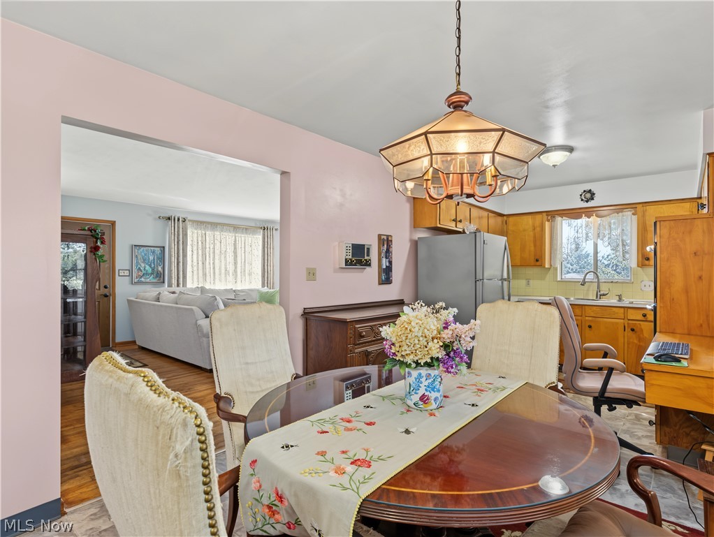 548 Gibbs Road Akron OH 44312