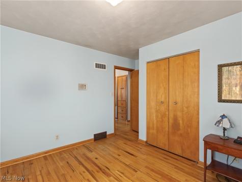 548 Gibbs Road Akron OH 44312