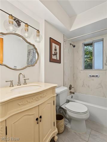 548 Gibbs Road Akron OH 44312