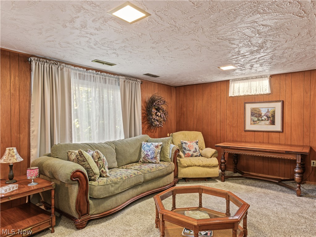 548 Gibbs Road Akron OH 44312