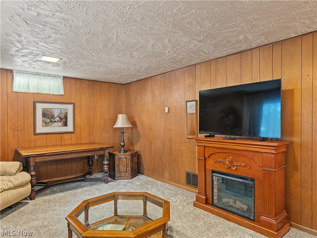 548 Gibbs Road Akron OH 44312