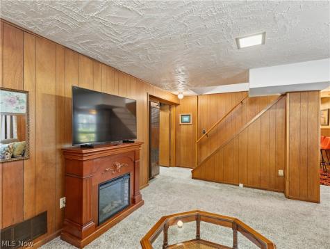 548 Gibbs Road Akron OH 44312