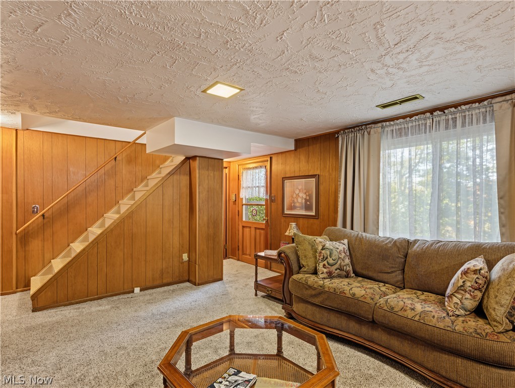 548 Gibbs Road Akron OH 44312