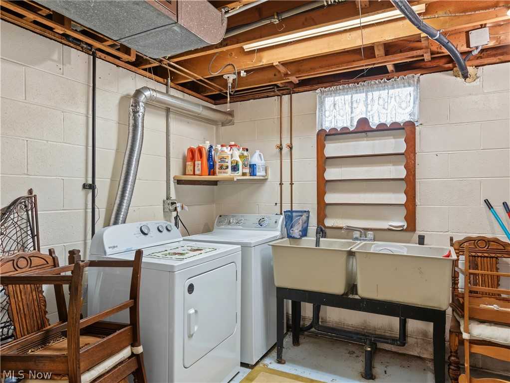 548 Gibbs Road Akron OH 44312
