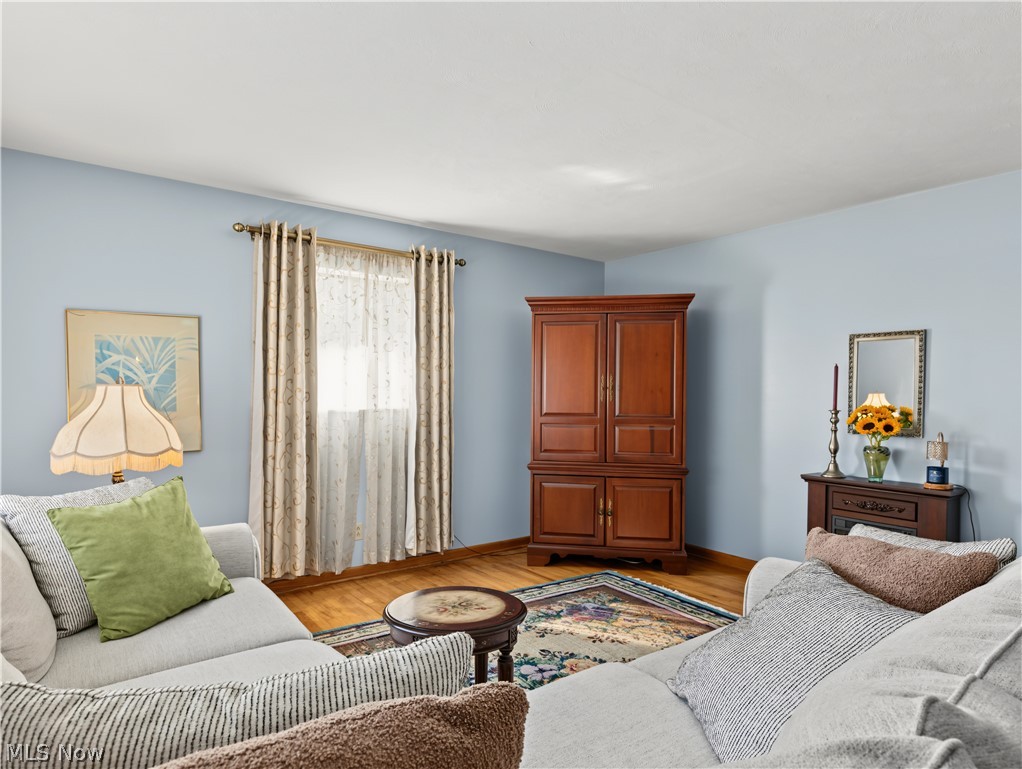 548 Gibbs Road Akron OH 44312