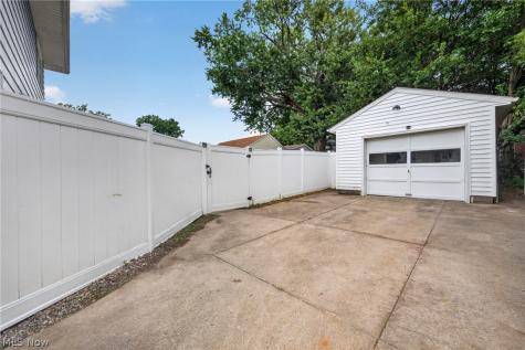 309 E Baird Avenue Barberton OH 44203