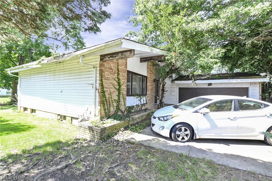 5392 Meadow Wood Boulevard Lyndhurst OH 44124