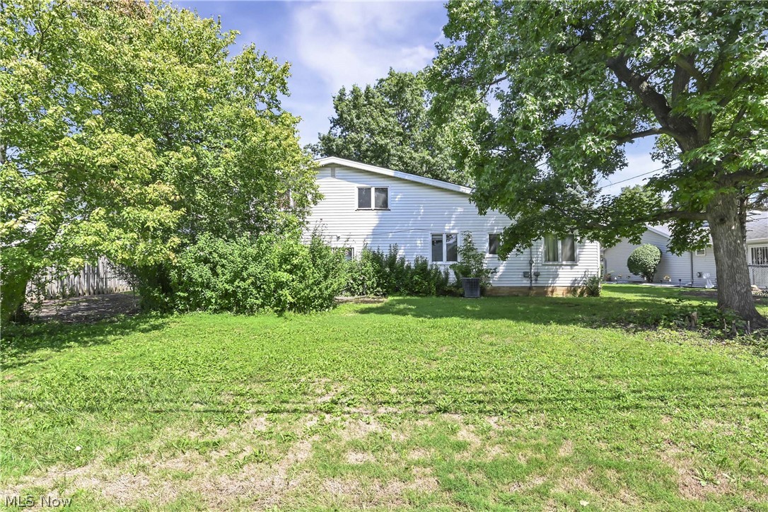 5392 Meadow Wood Boulevard Lyndhurst OH 44124