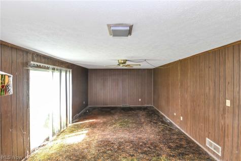 5392 Meadow Wood Boulevard Lyndhurst OH 44124