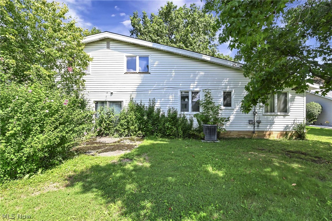 5392 Meadow Wood Boulevard Lyndhurst OH 44124
