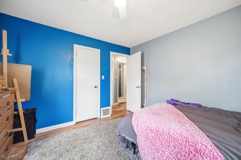 687 Elyria Avenue Amherst OH 44001