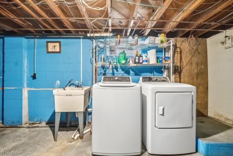 687 Elyria Avenue Amherst OH 44001
