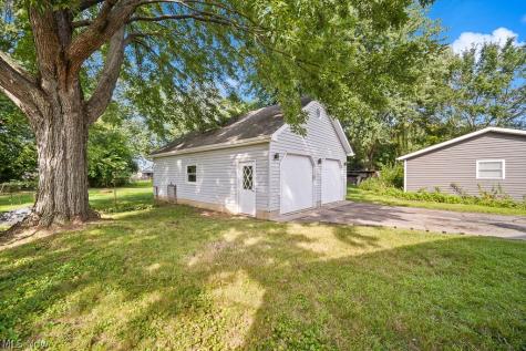 687 Elyria Avenue Amherst OH 44001