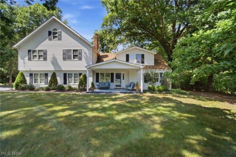 6963 Crestview Drive Brecksville OH 44141