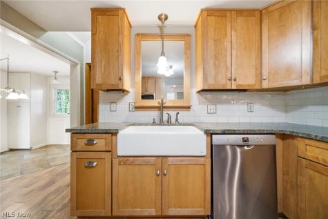 6963 Crestview Drive Brecksville OH 44141