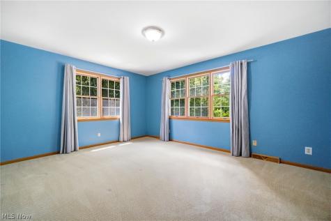6963 Crestview Drive Brecksville OH 44141