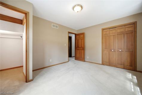 6963 Crestview Drive Brecksville OH 44141