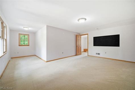 6963 Crestview Drive Brecksville OH 44141
