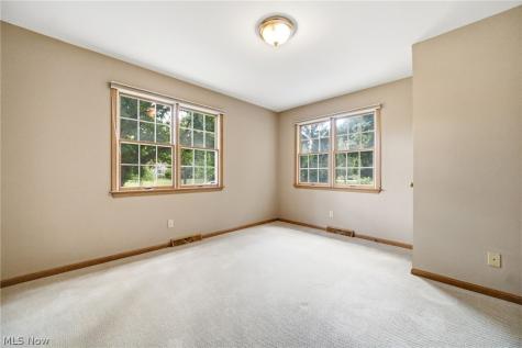 6963 Crestview Drive Brecksville OH 44141