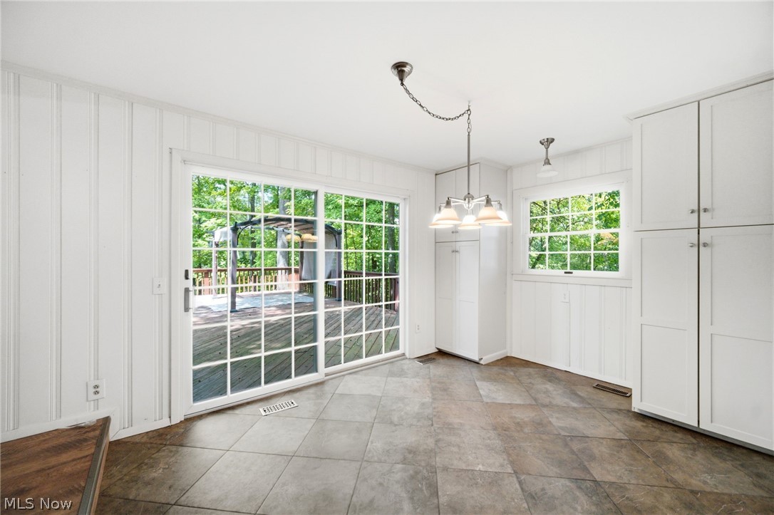 6963 Crestview Drive Brecksville OH 44141