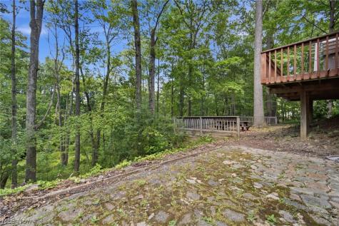 6963 Crestview Drive Brecksville OH 44141