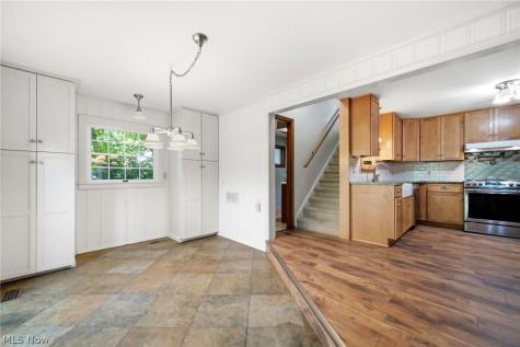 6963 Crestview Drive Brecksville OH 44141