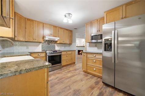 6963 Crestview Drive Brecksville OH 44141