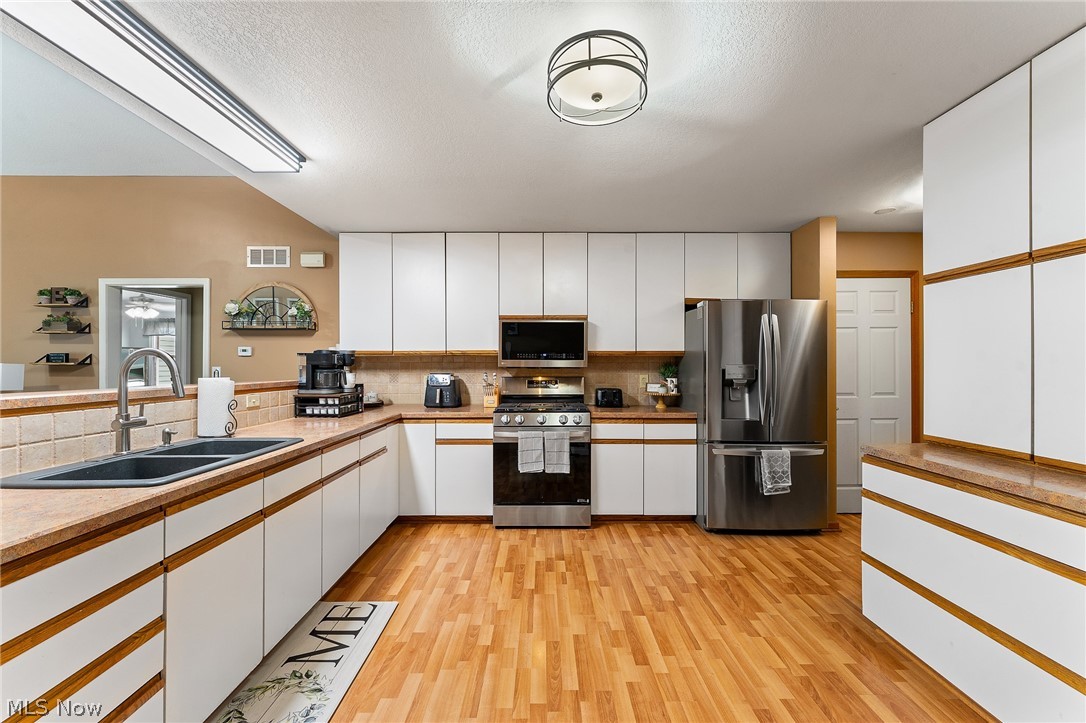 224 Misty Woods Court Struthers OH 44471