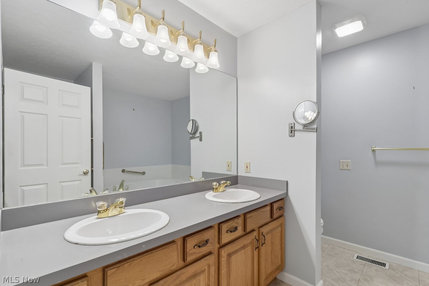 7537 Hillbrook Oval Brecksville OH 44141