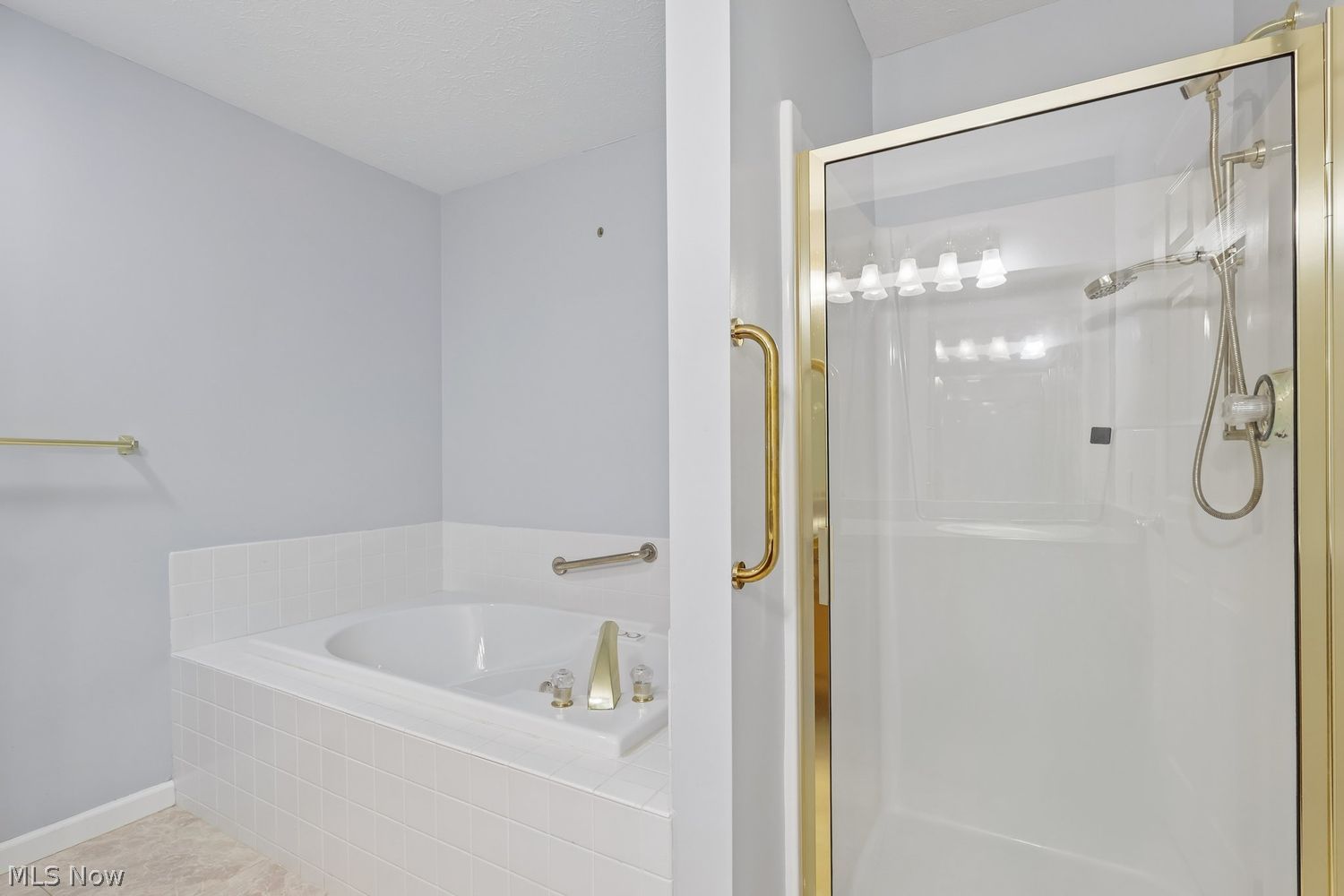 7537 Hillbrook Oval Brecksville OH 44141