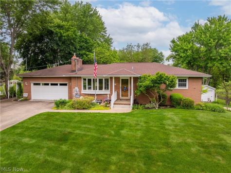 11385 William Penn Avenue NE Hartville OH 44632