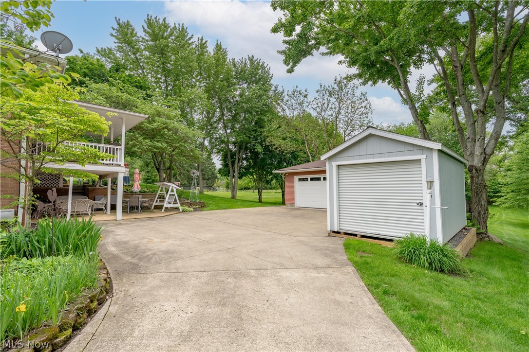 11385 William Penn Avenue NE Hartville OH 44632