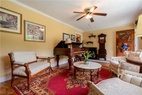11385 William Penn Avenue NE Hartville OH 44632