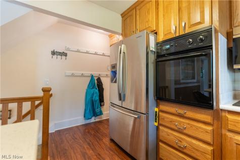 11385 William Penn Avenue NE Hartville OH 44632
