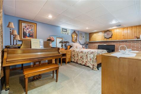 11385 William Penn Avenue NE Hartville OH 44632